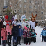 Новогодний праздник для детей и взрослых во двор дома 1 по ул. Учительской, г. Копейск